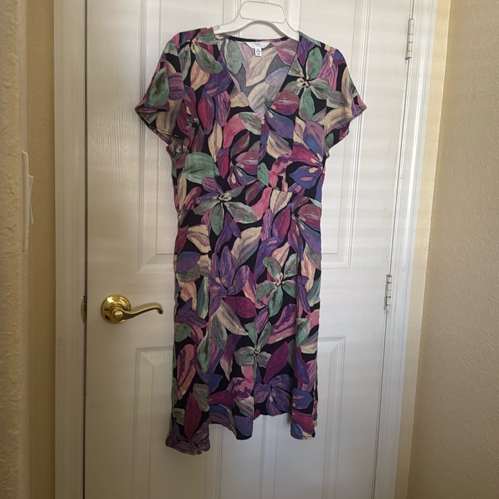 A beautiful dress almost new size M brend Time and Tru